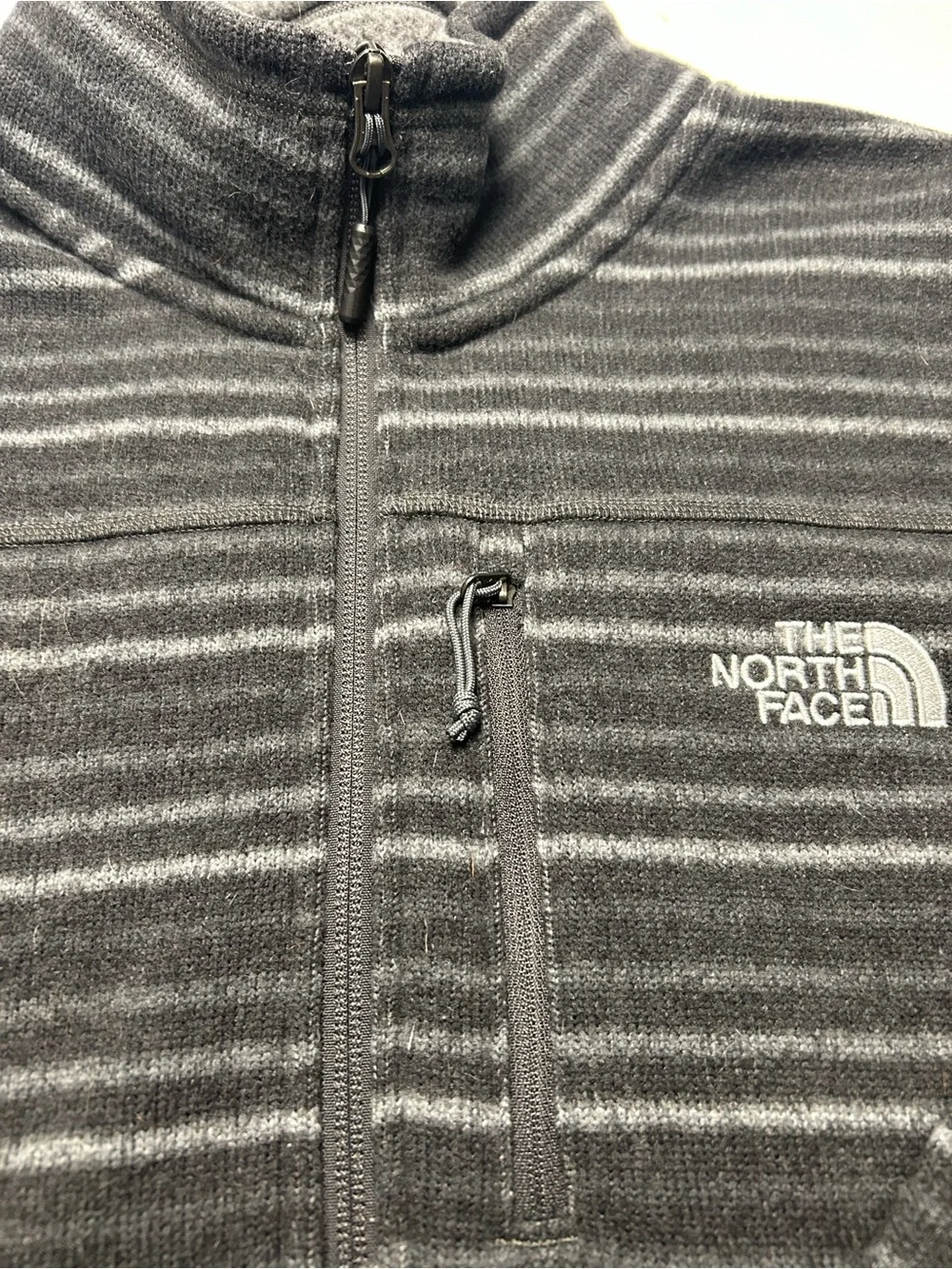 The North Face Men's L Gray Striped Half-Zip Fleece Pullover